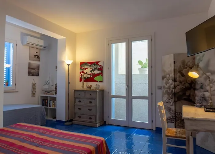 度假居 Tra Vento E Mare 法维尼亚纳